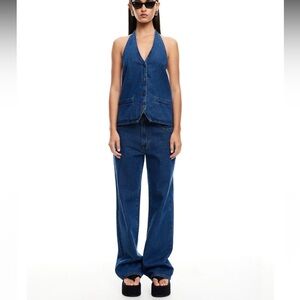 Lioness hills halter top size medium